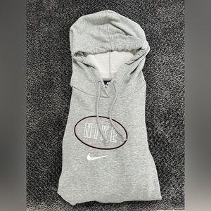 Gray Nike Sweatshirt (NWOT)